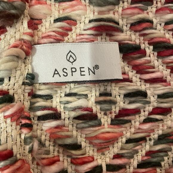 ASPEN Woven Table Runner Tassel Ends Red Green White Diamond Pattern Metallic - Picture 5 of 8